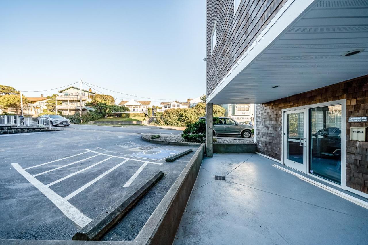 Oceanfront Contemporary Apartment Lincoln City Bagian luar foto