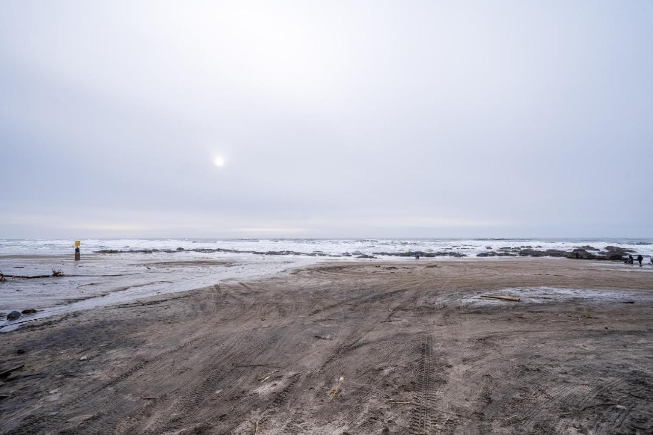 Oceanfront Contemporary Apartment Lincoln City Bagian luar foto