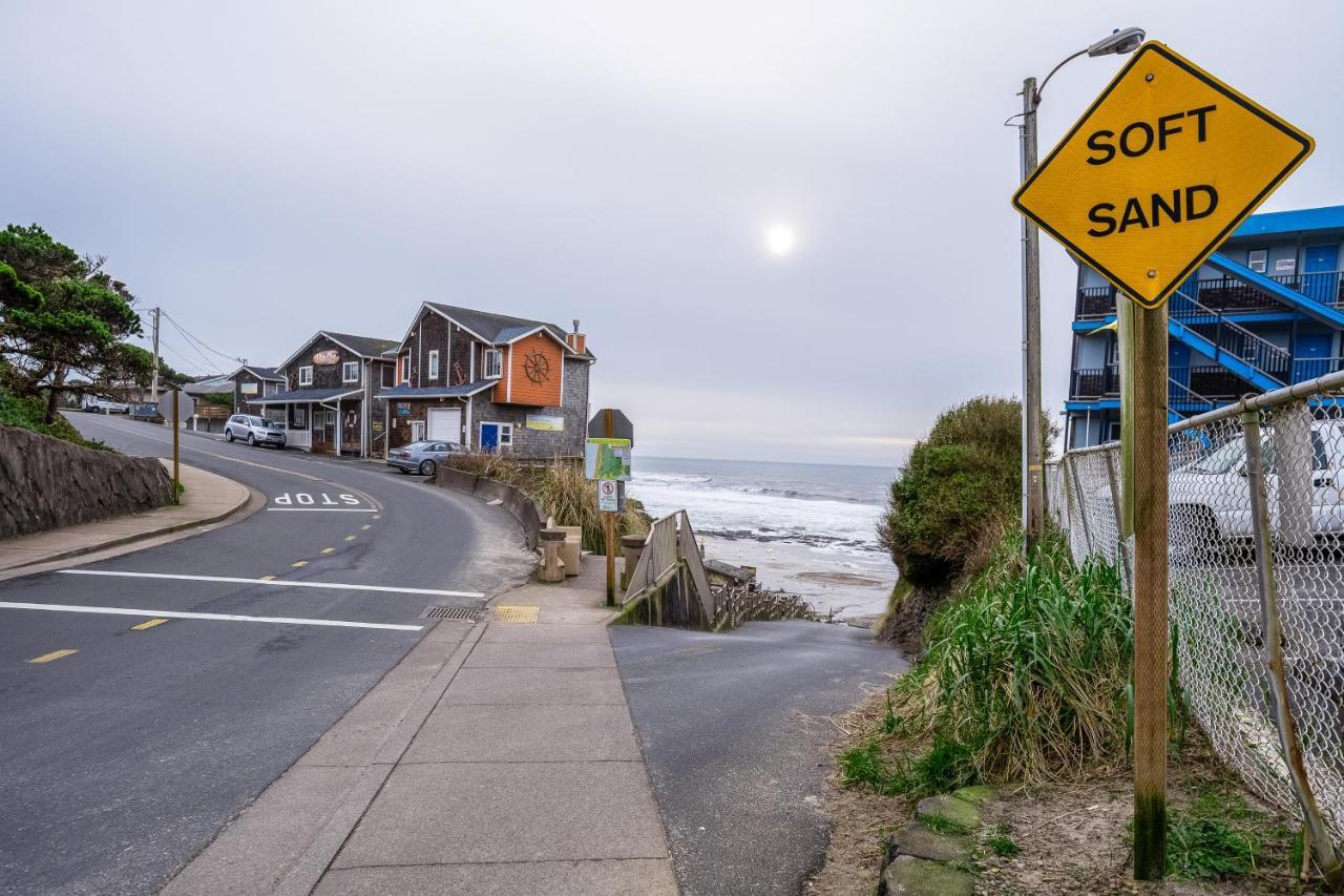 Oceanfront Contemporary Apartment Lincoln City Bagian luar foto